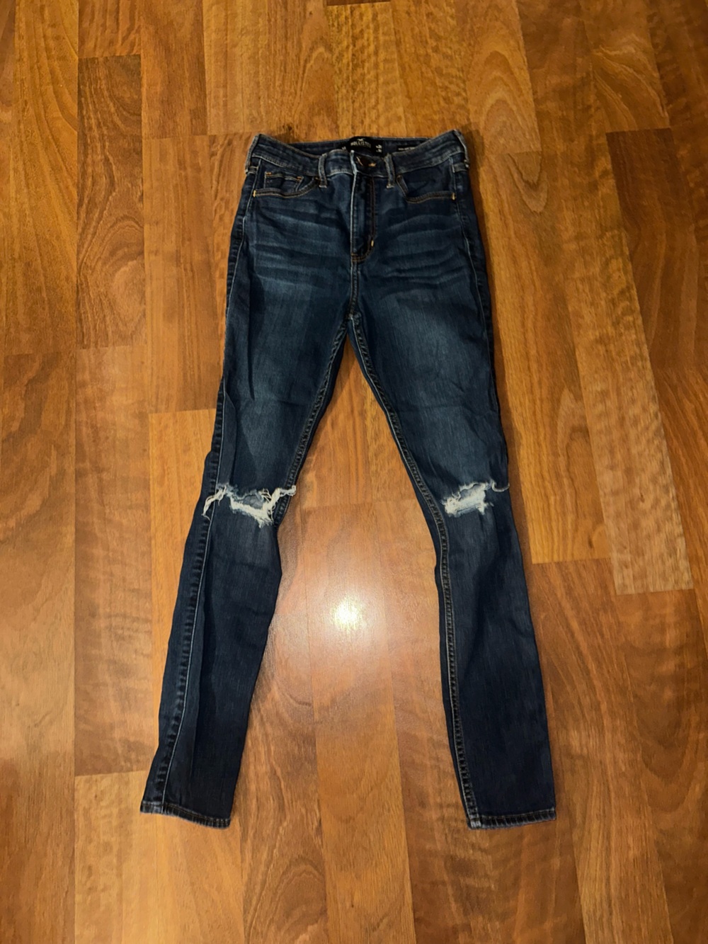 Hollister Women's Dark Blue Distressed Skinny Jeans